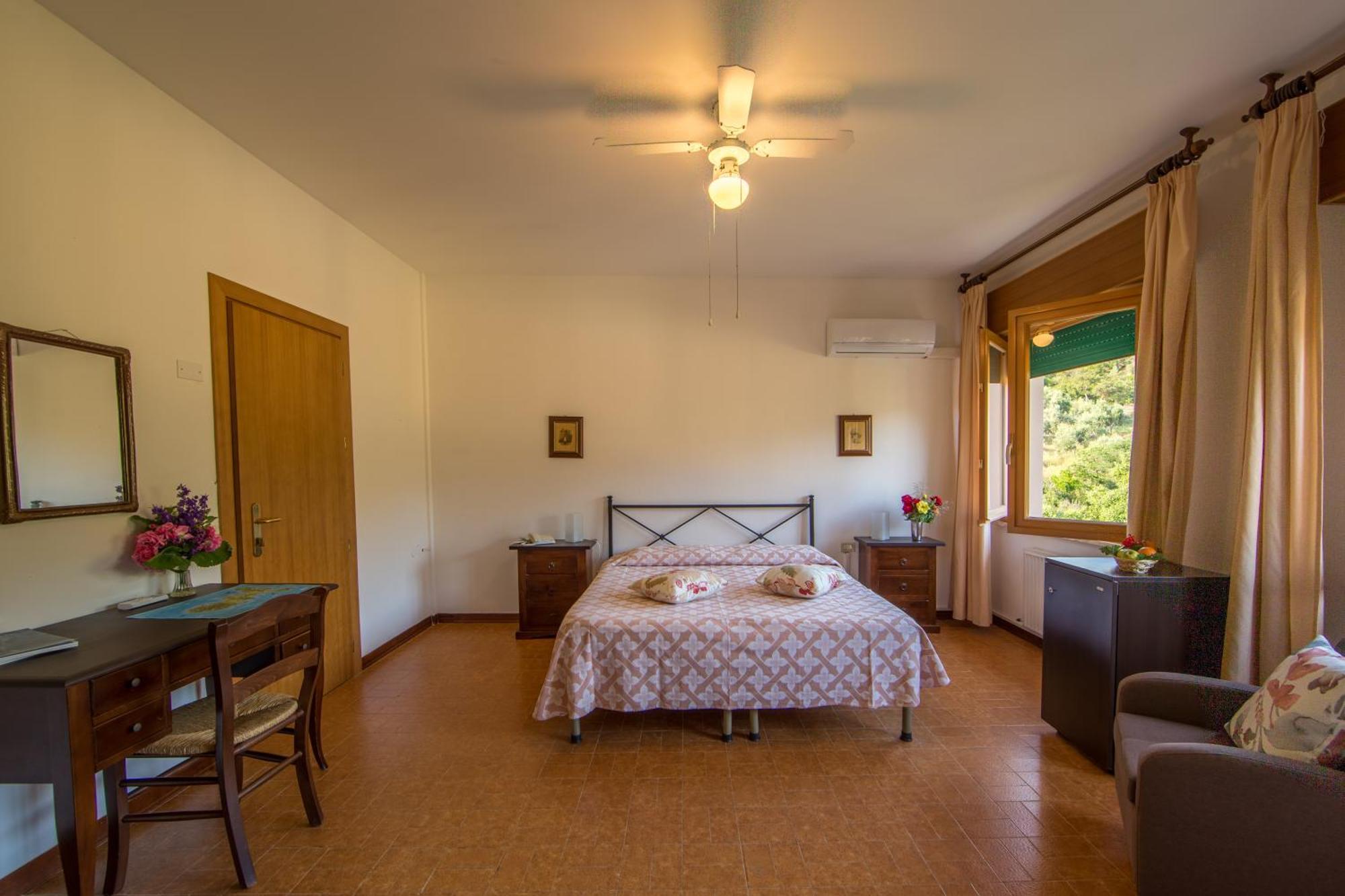 Hotel La Feluca Portoferraio Εξωτερικό φωτογραφία