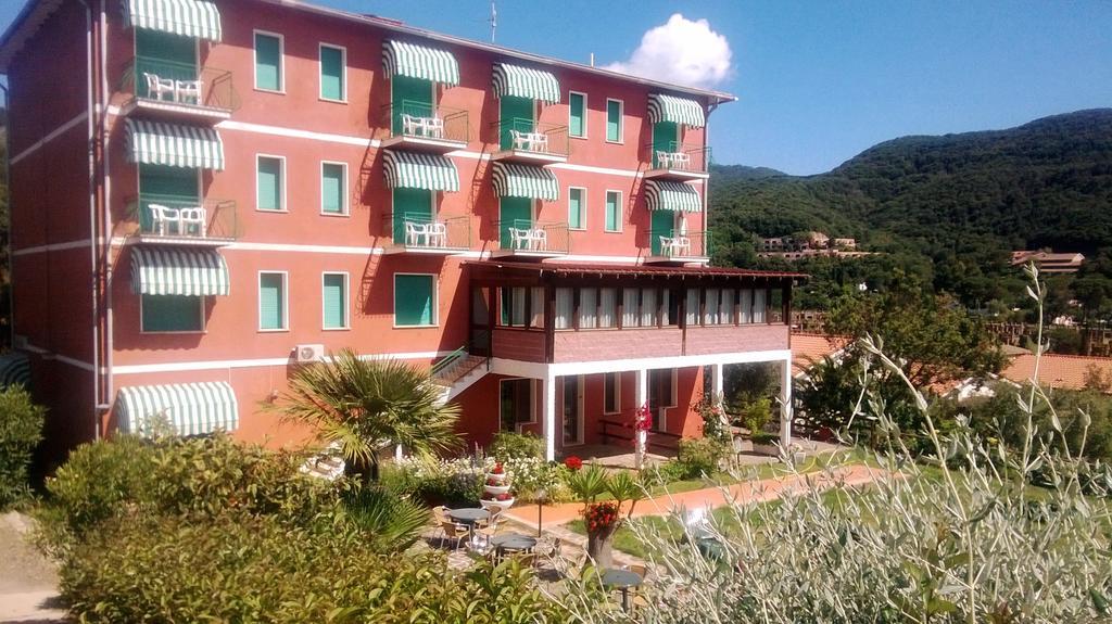 Hotel La Feluca Portoferraio Εξωτερικό φωτογραφία